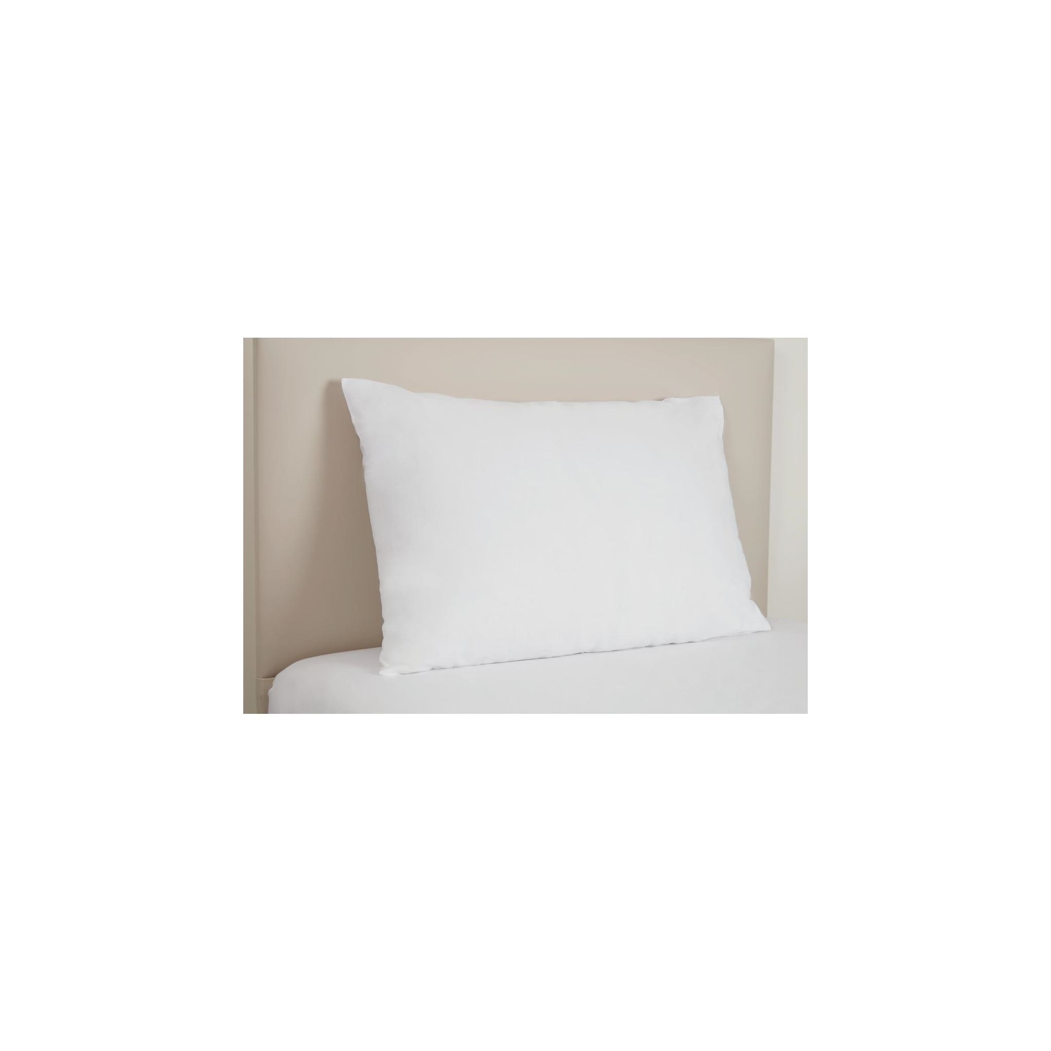 Mitre Essentials Phoenix GU472 Pillow White