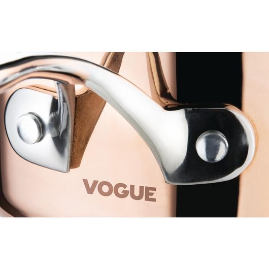 Vogue CM677
