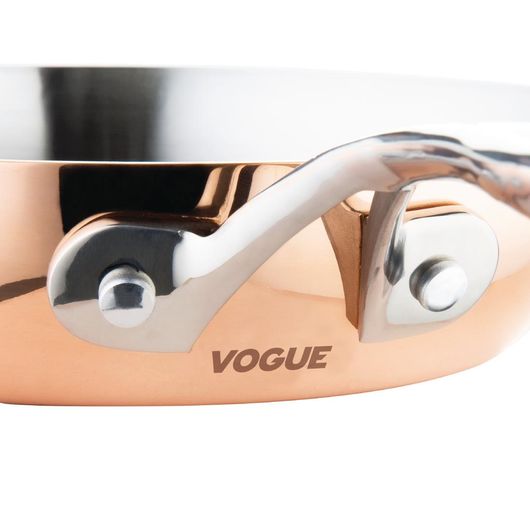 Vogue CM679