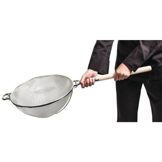 C832